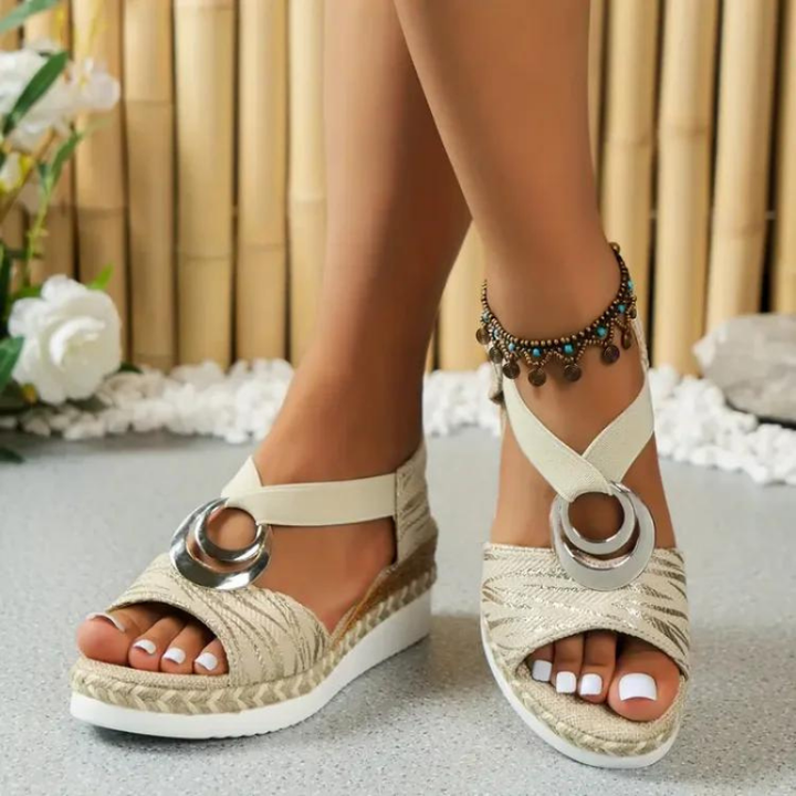 Orthopedic Sandals with Optimal Support