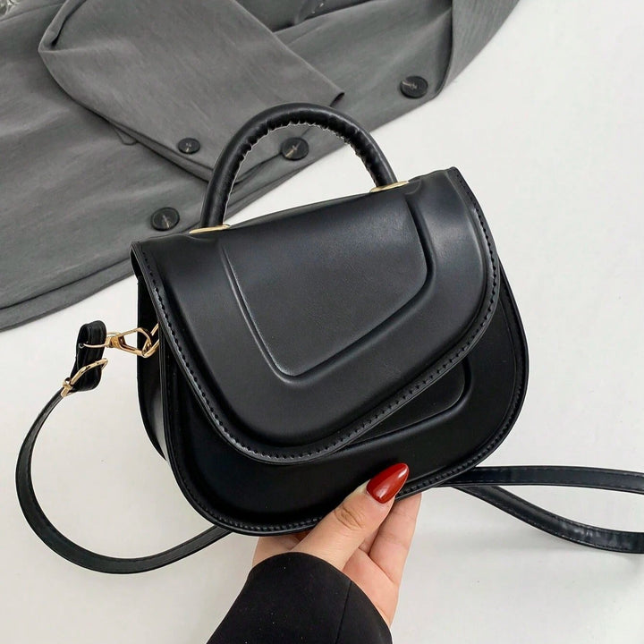 Stylish Minimalist Designer Saddle Bags
