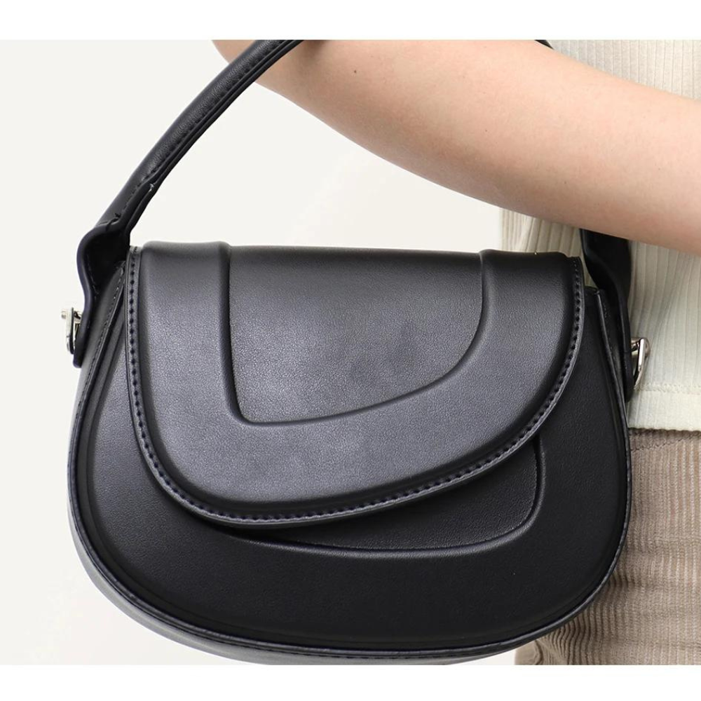 Stylish Minimalist Designer Saddle Bags