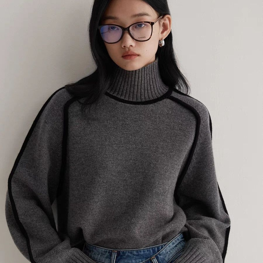 Amalia - Stylish Turtleneck Sweater