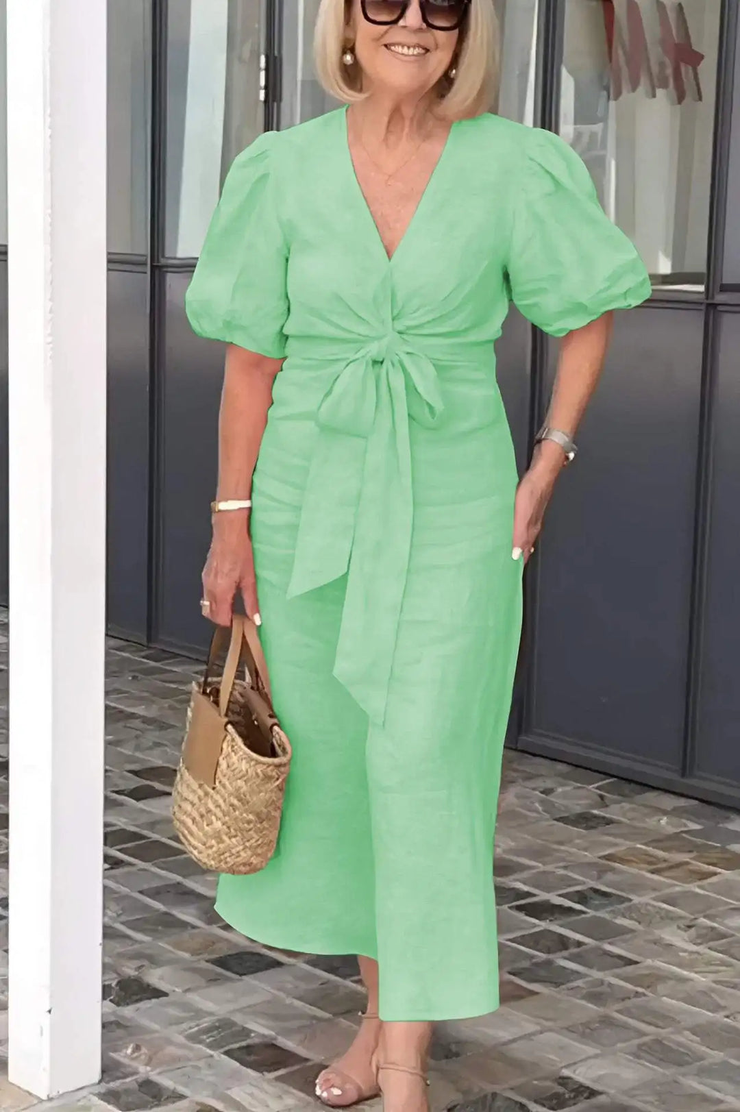 Shayla - Elegant V-Neck Dress
