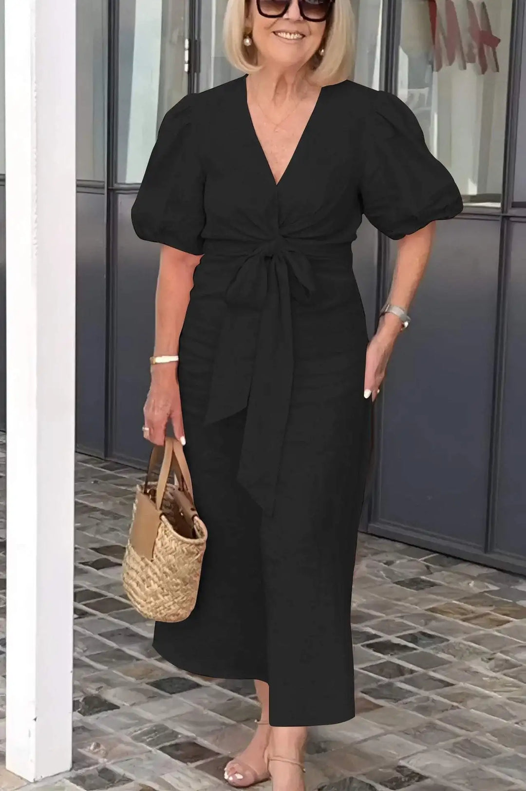 Shayla - Elegant V-Neck Dress