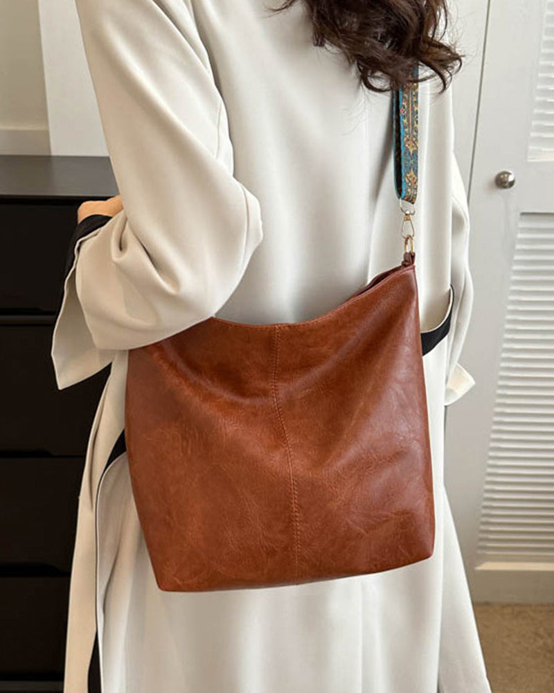 Bucket bag with large capacity and vintage shoulder strap