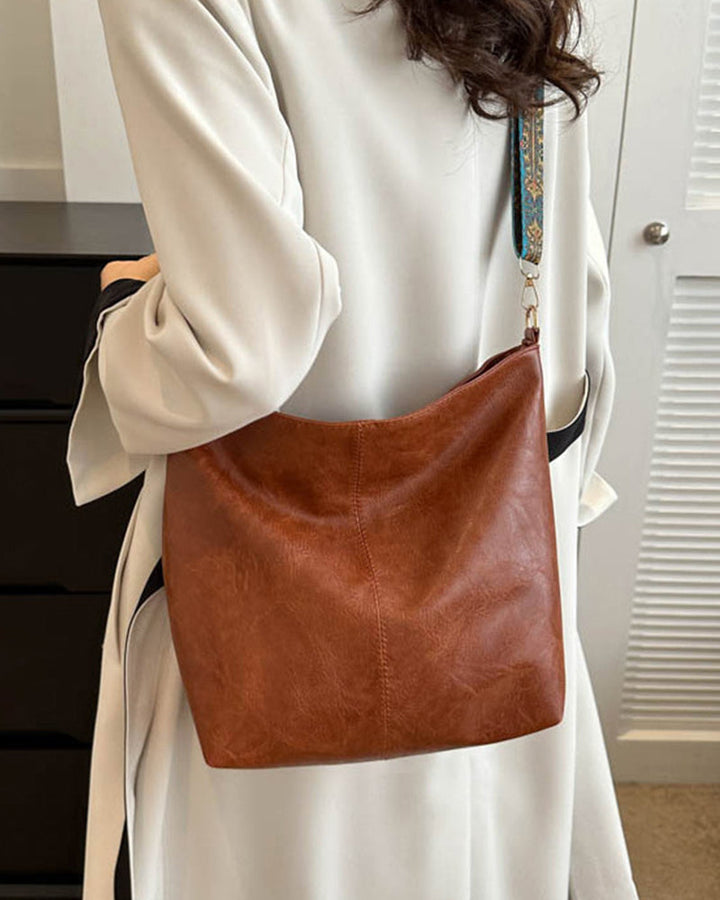 Bucket bag with large capacity and vintage shoulder strap