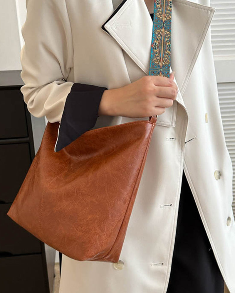 Bucket bag with large capacity and vintage shoulder strap